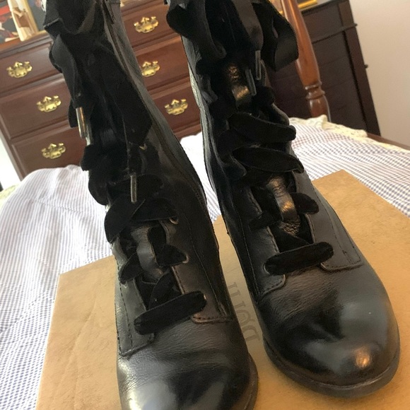 Born “Fleming” LaceUp 2.5” Block Heel Women’s Leather Boots 6.5M - Picture 3 of 16